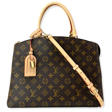 grand palais louis vuitton price|Louis Vuitton monogram tote.